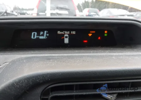 2015 Toyota Prius C Four z USA, uszkodzony, nr VIN JTDKDTB36F1108292